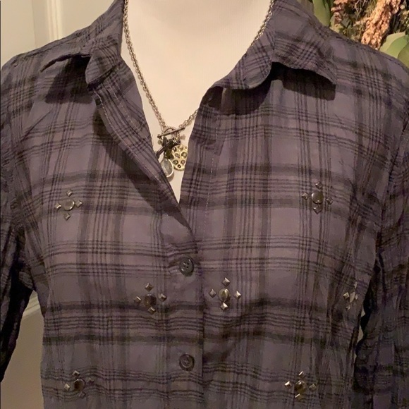 Rock & Republic blue/gray plaid shirt with rivets - Picture 2 of 8